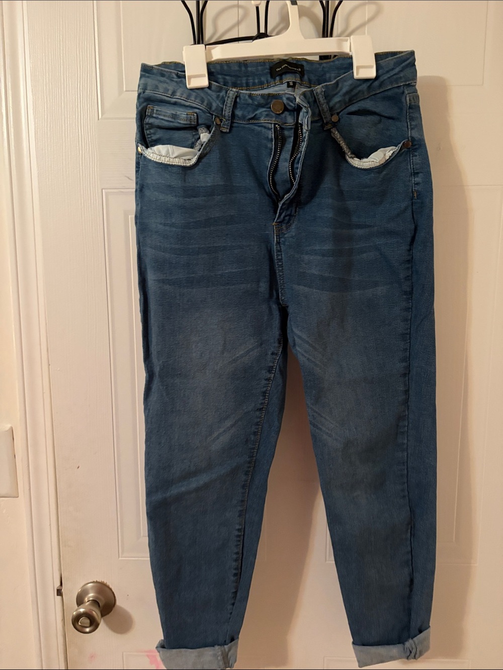Slim Straight Women's Jeans in Mid Blue Wash